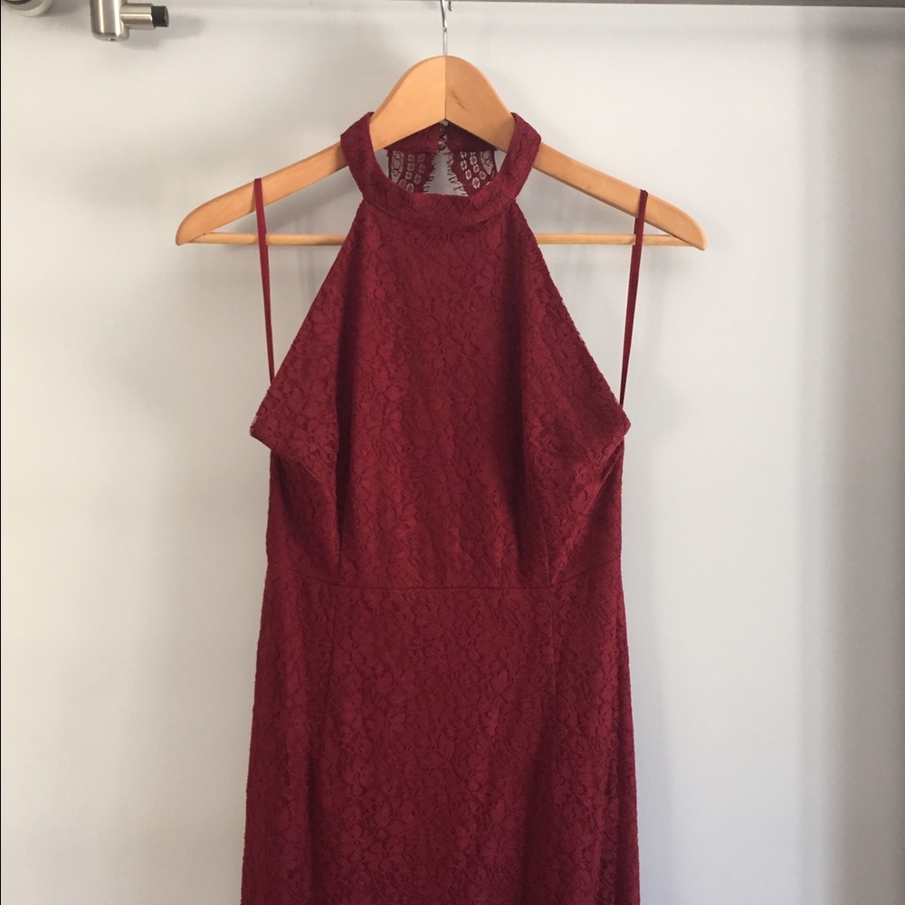 💃🏽 Maroon Lace Halter Open Back Dress